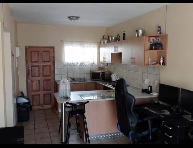 0 BEDROOM APARTMENT FOR SALE IN VANDERBIJLPARK SE 4
